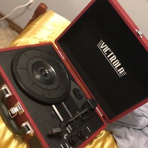 NEVER USED victorola turntable